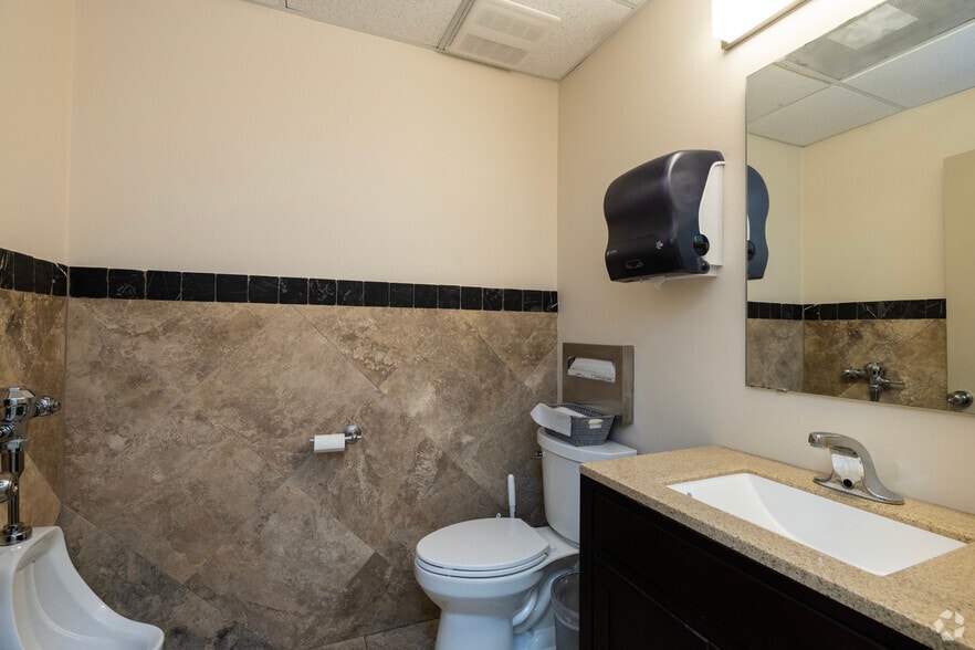 More Photos Of 5001 Lemon St W, Tampa Office For Lease