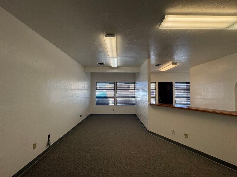 More Photos Of 470 Camino El Estero, Monterey Office For Lease