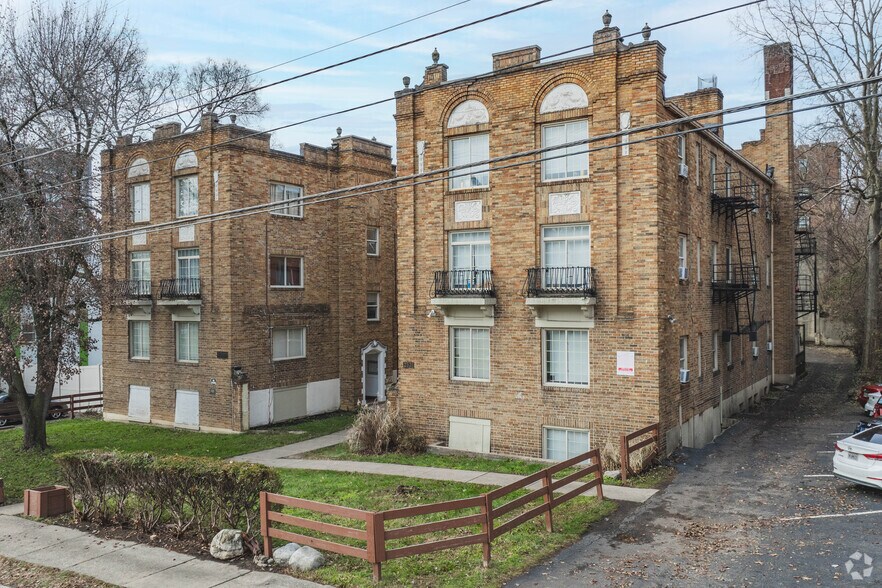 More Photos Of 2535 Burnet Ave, Cincinnati Apartments For Sale