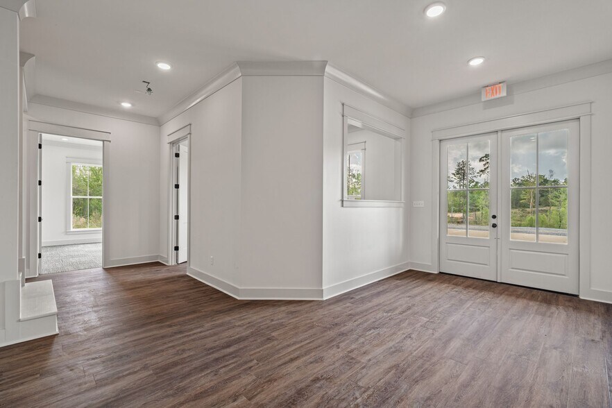 More Photos Of 4194 MS-589, Sumrall Office For Sale