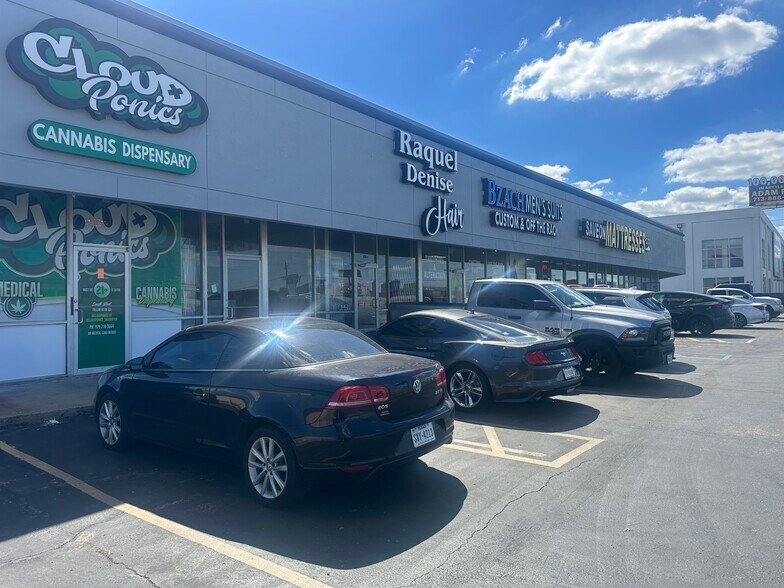 More Photos Of 6809-6815 Southwest Fwy Hov Ln, Houston Unknown For Lease