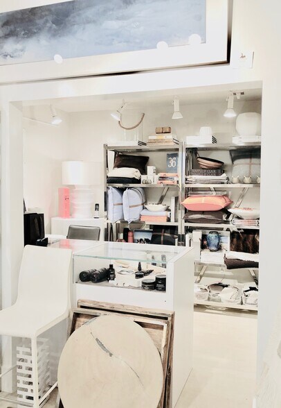 More Photos Of 23 Lewis St, Greenwich Office For Lease