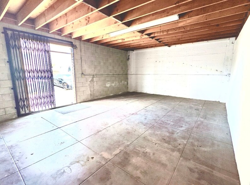 More Photos Of 400 Franklin St, Oakland Warehouse For Lease