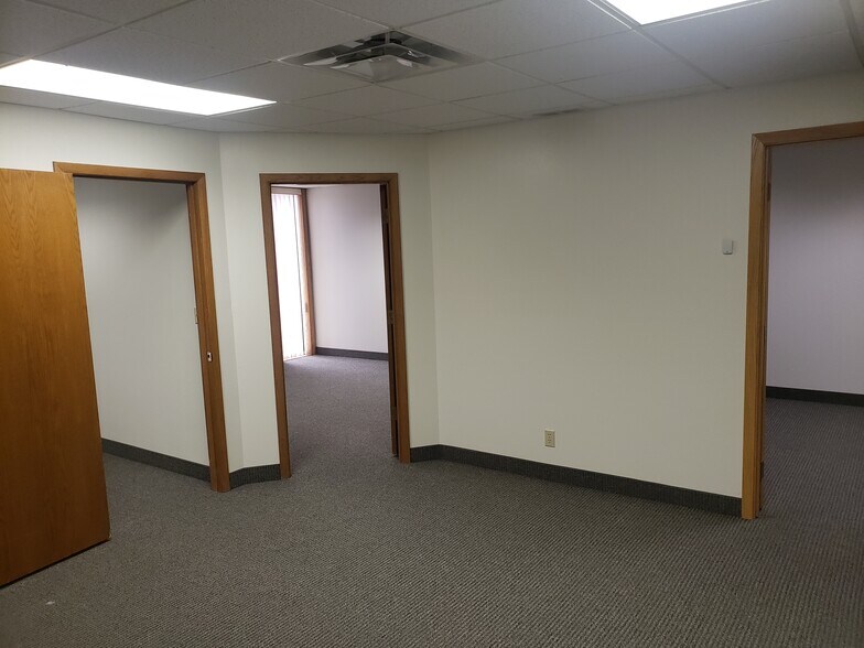 More Photos Of 629 S Minnesota Ave, Sioux Falls Office For Sale