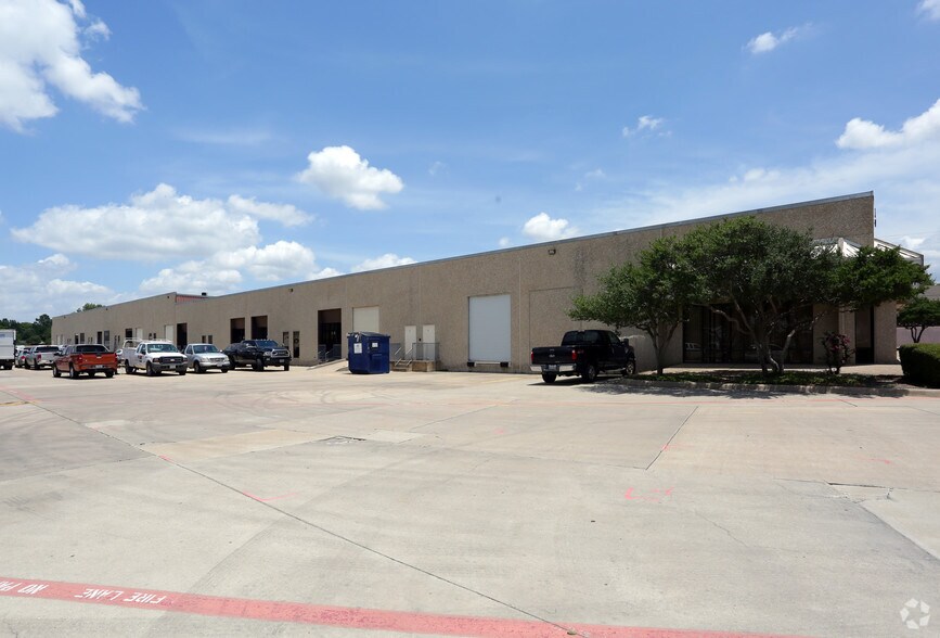 More Photos Of 1225 E Crosby Rd, Carrollton Unknown For Lease
