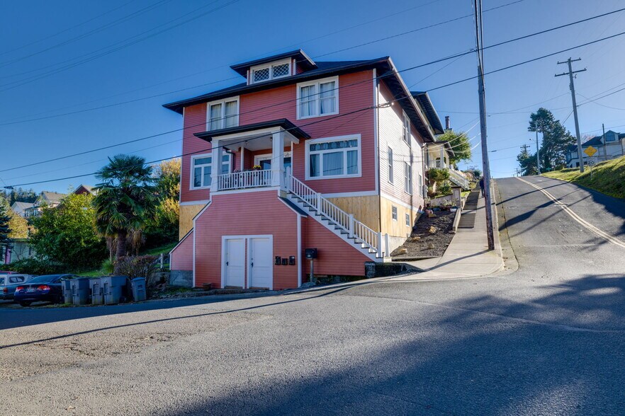 More Photos Of 811 Franklin Ave, Astoria Multifamily For Sale