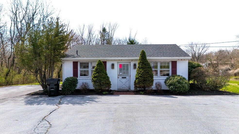 Primary Photo Of 926 Ben Franklin Hwy E, Douglassville Office For Sale