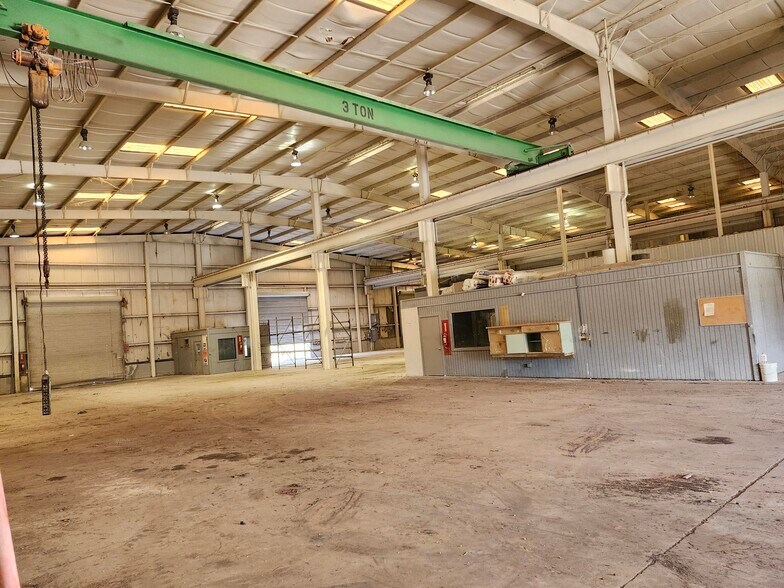 More Photos Of 309 Angle Rd, Fort Pierce Manufacturing For Sale