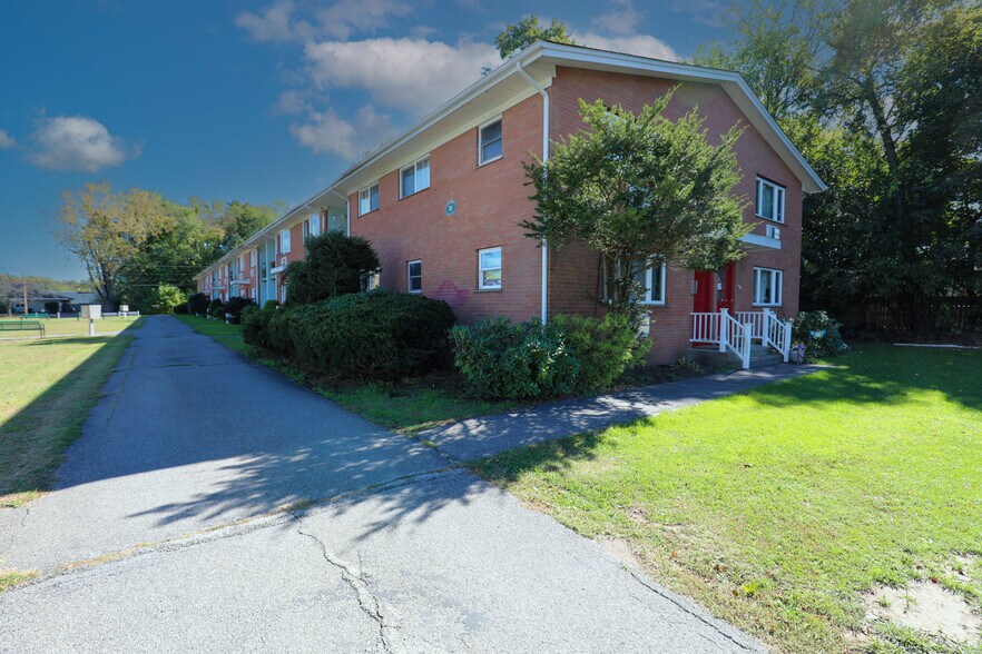 More Photos Of 30 Lamb Ave, Saugerties Apartments For Sale