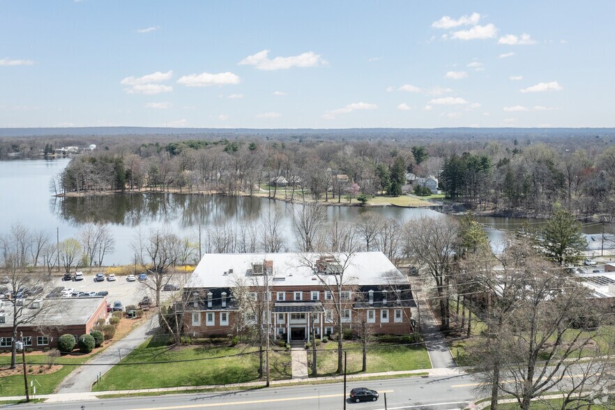 More Photos Of 496 Kinderkamack Rd, Oradell Medical For Sale