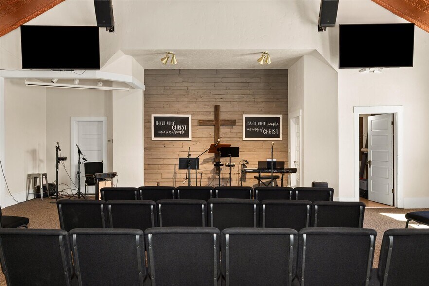 More Photos Of 224 17th Ave S, Nampa Religious Facility For Sale