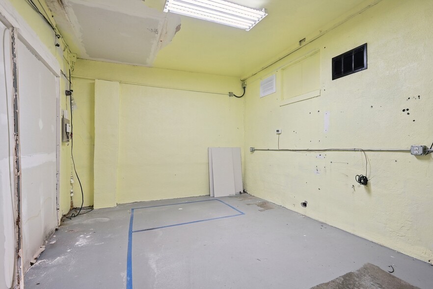 More Photos Of 3100 Blake St, Denver Storefront For Sale