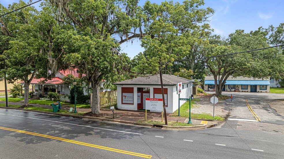 More Photos Of 307 Main Street, Ridgeland Flex For Sale