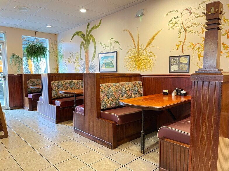 More Photos Of 3483 SW Williston Rd, Gainesville Restaurant For Sale