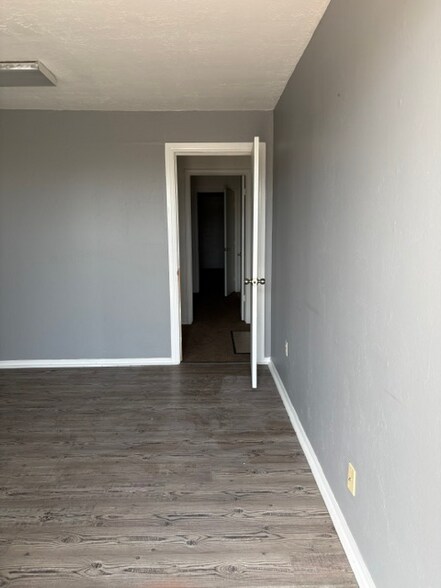 More Photos Of 3920 Classen Blvd, Norman Industrial For Lease