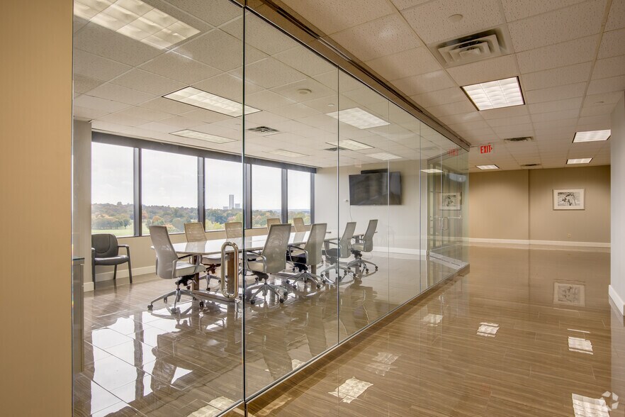 More Photos Of 2431 E 61st St, Tulsa Office For Lease