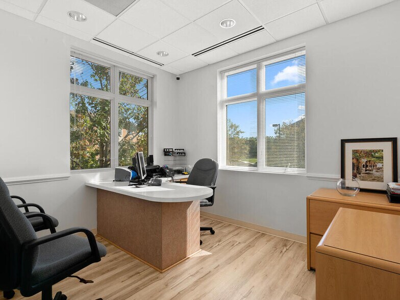 More Photos Of 46165 Westlake Dr, Sterling Medical For Sale