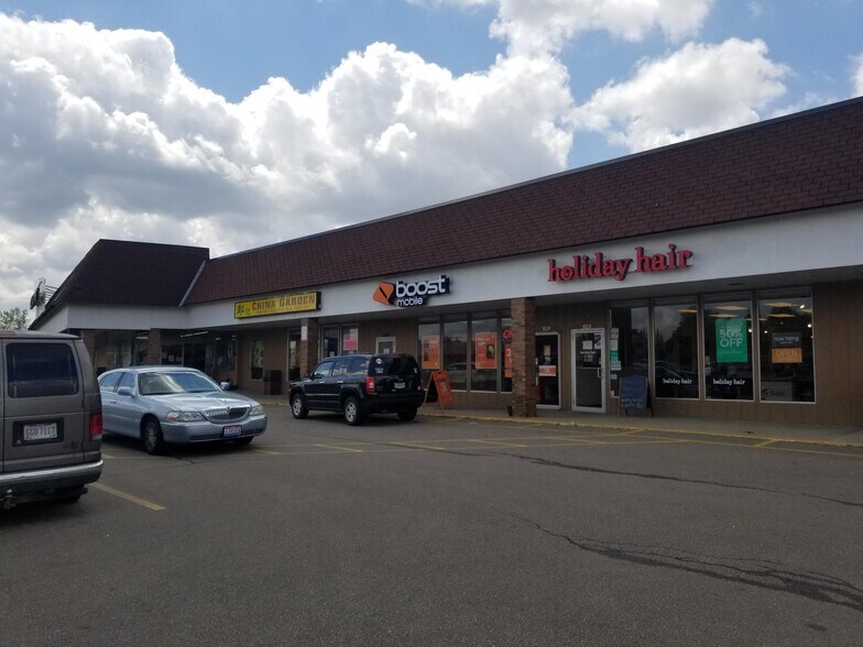 More Photos Of 230 Portland Way N, Galion Unknown For Lease