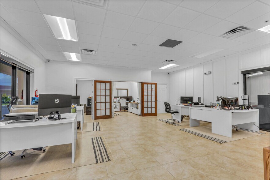 More Photos Of 955 SE Central Pky, Stuart Office For Lease