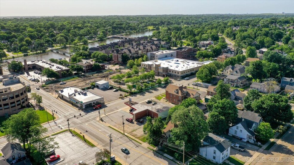 More Photos Of 201 S 2nd St, St Charles Specialty For Sale