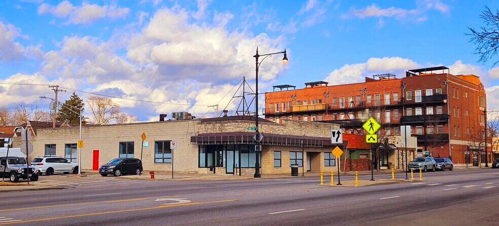 More Photos Of 6924 W North Ave, Chicago Office For Sale
