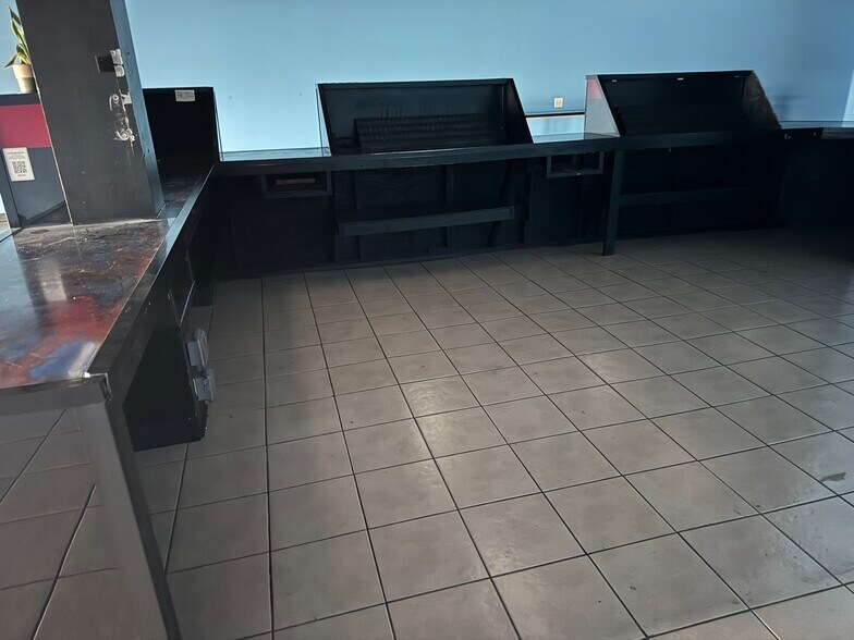 More Photos Of 604 N Bell Blvd, Cedar Park Freestanding For Lease