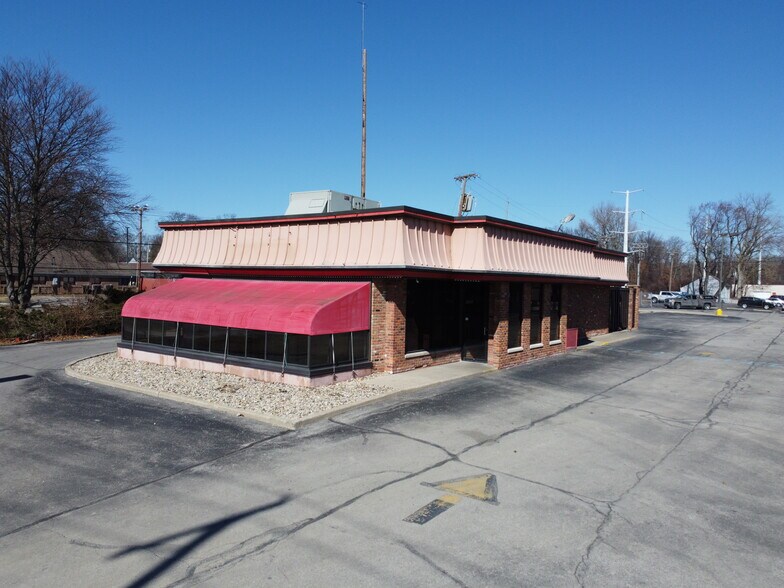 Primary Photo Of 5560 W Central Ave, Toledo Fast Food For Sale