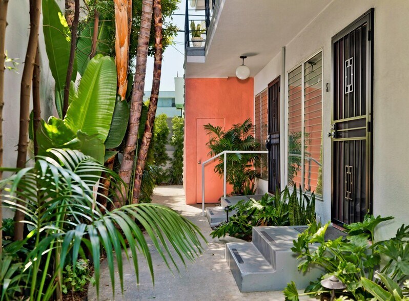More Photos Of 1035 N Sierra Bonita Ave, West Hollywood Apartments For Sale