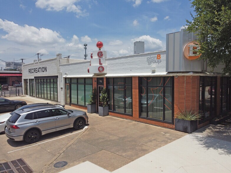 More Photos Of 3710-3712 Commerce St, Dallas Storefront Retail Office For Sale