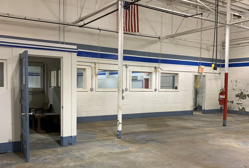 More Photos Of 402 E Rose St, Sanford Warehouse For Sale