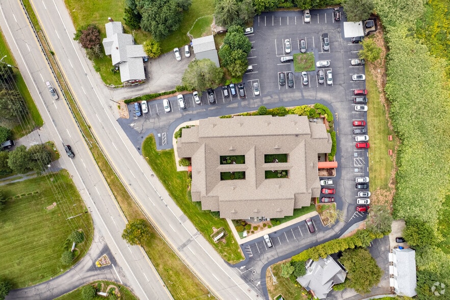 More Photos Of 1445 Wampanoag Trl, Riverside Office For Sale