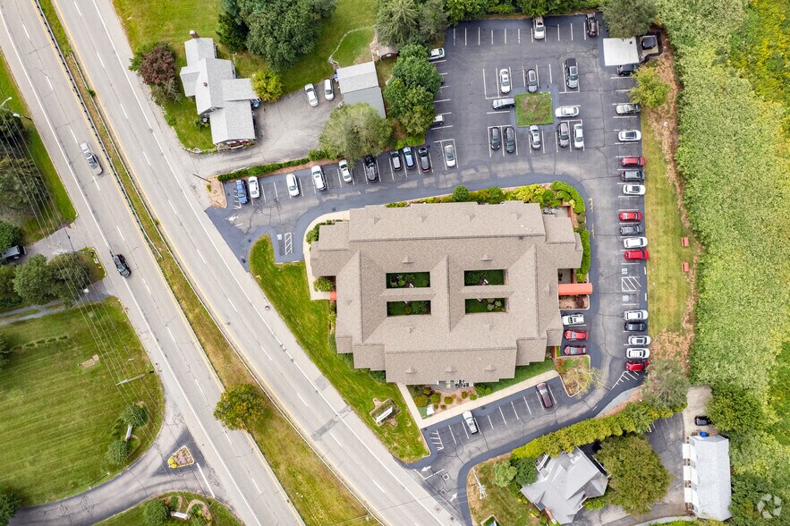 More Photos Of 1445 Wampanoag Trl, Riverside Office For Lease