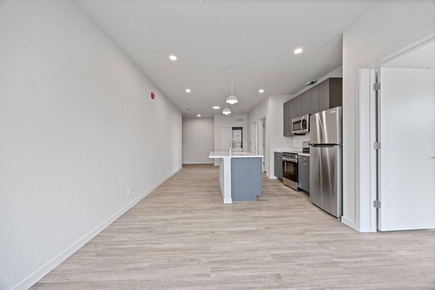 More Photos Of 5701 W Colfax Ave, Lakewood Apartments For Lease