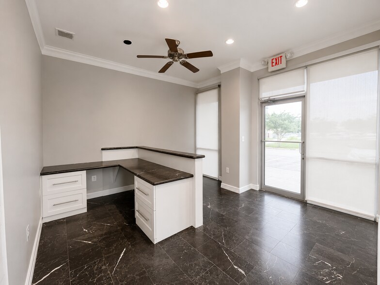 More Photos Of 3016 E Villa Maria Rd, Bryan Freestanding For Sale