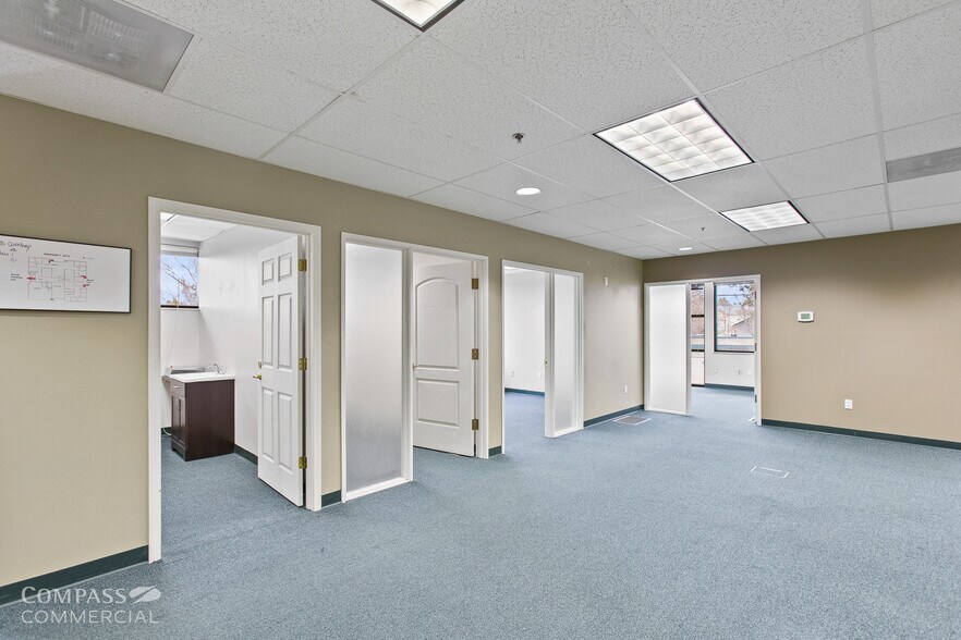 More Photos Of 2698 NE Courtney Dr, Bend Medical For Sale