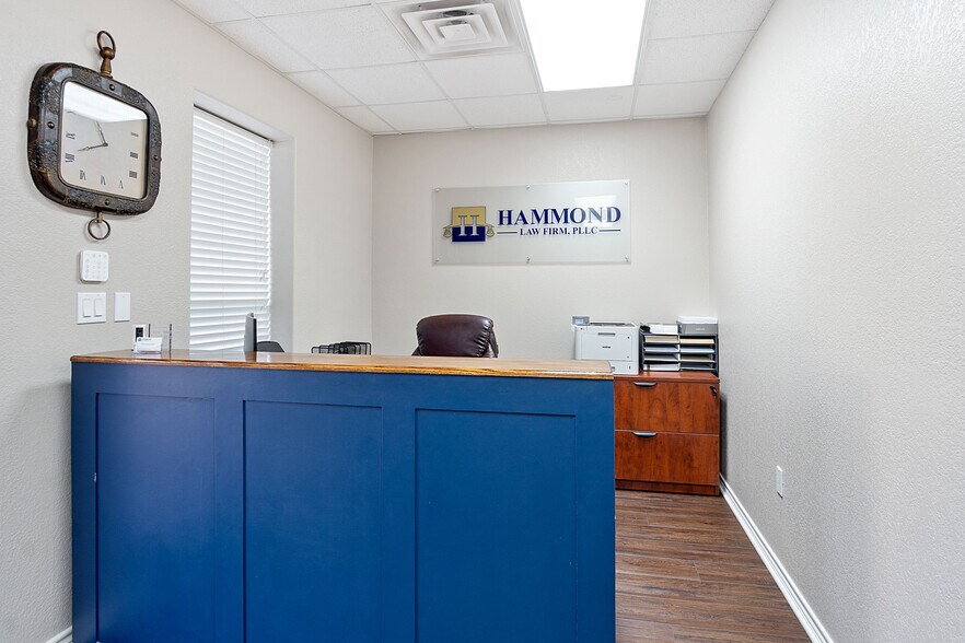 More Photos Of 6724 Paluxy Dr, Tyler Office For Lease