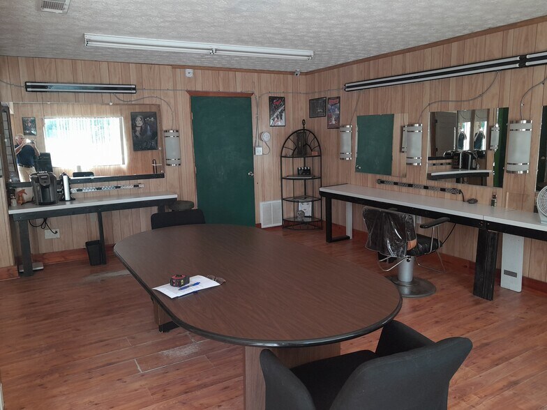 More Photos Of 9135 S Main St, Jonesboro Light Manufacturing For Sale