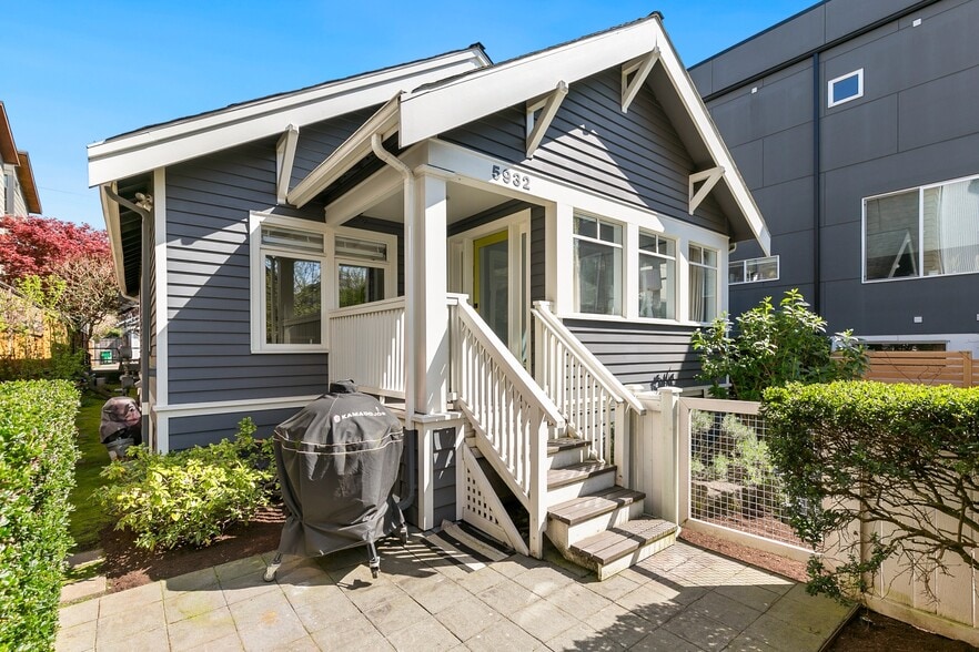 More Photos Of 5932 California Ave SW, Seattle Office Residential For Sale