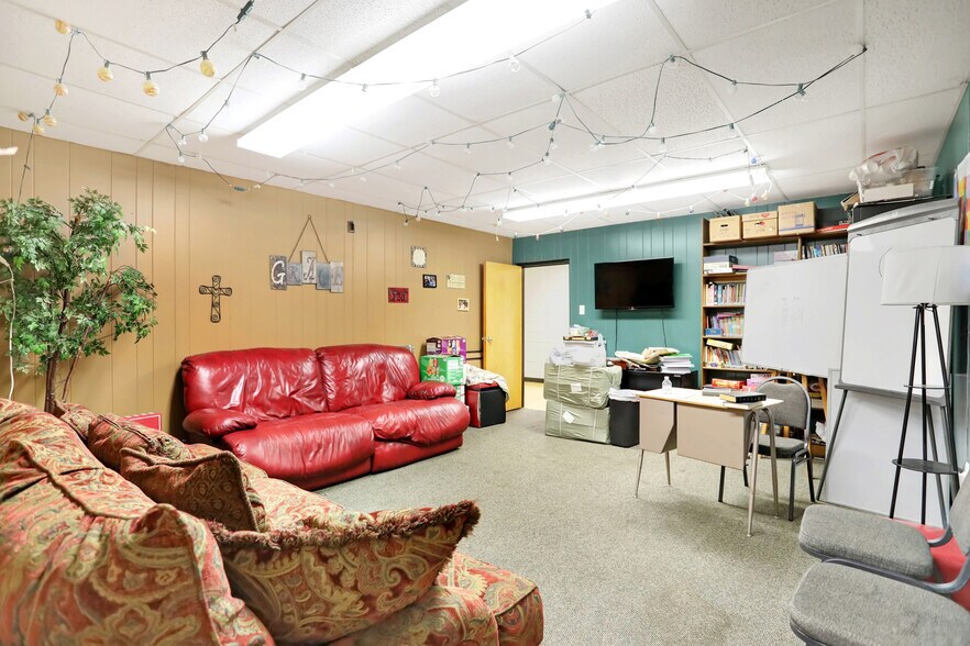 More Photos Of 1792 N Parkway, Memphis Religious Facility For Sale