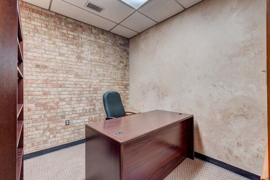 More Photos Of 3311 Burlington Rd, Greensboro Office For Sale