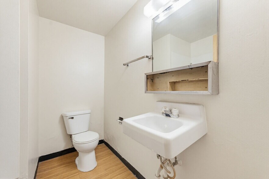 More Photos Of 309-313 W Milwaukee St, Janesville Apartments For Sale