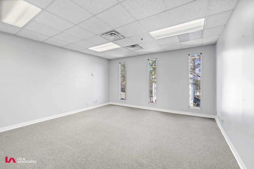 More Photos Of 3301 Buckeye Rd, Atlanta Office For Lease