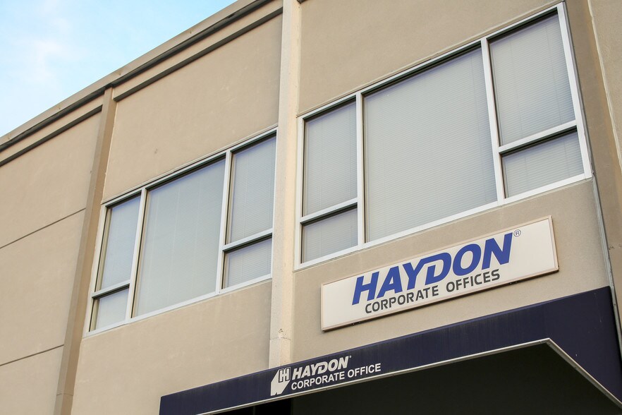 More Photos Of 415 Hamburg Tpke, Wayne Light Manufacturing For Lease