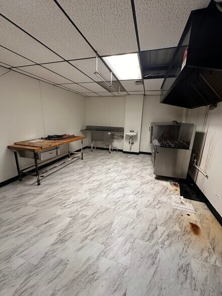 More Photos Of 8350 S 88th Ave, Justice Restaurant For Sale