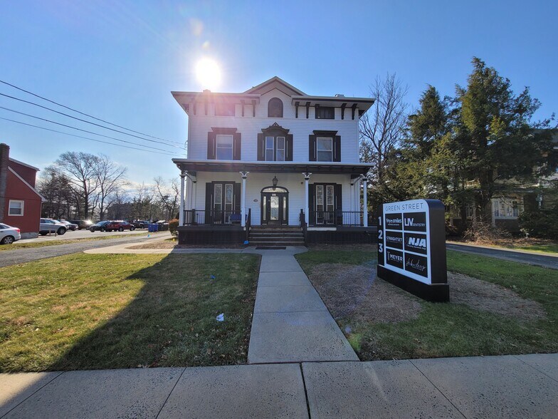 123 Green St, Woodbridge, NJ 07095 Office For Lease