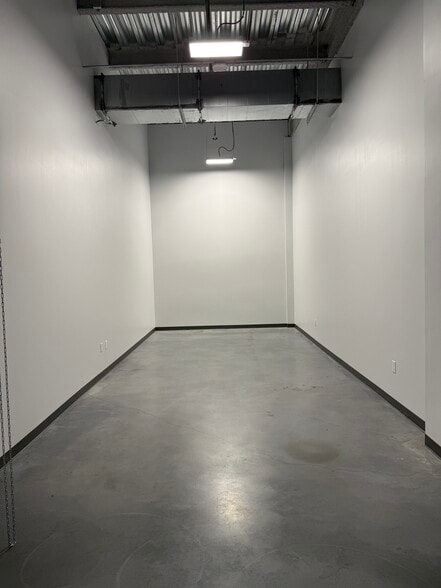 More Photos Of 4229 FM 620, Austin Showroom For Sale