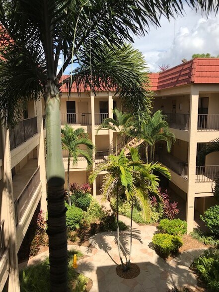 More Photos Of 2650 Bahia Vista St, Sarasota Medical For Sale