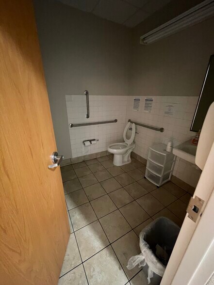 More Photos Of 5165 W 72nd Ave, Westminster Medical For Lease