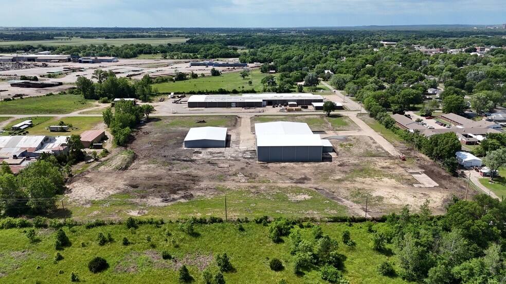 More Photos Of 1100 E 14th St, Dewey Warehouse For Sale