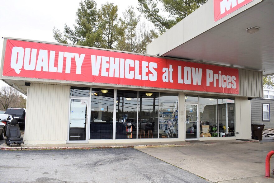 More Photos Of 21 Executive Dr, Crossville Service Station For Sale